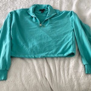 blue long sleeve crop top